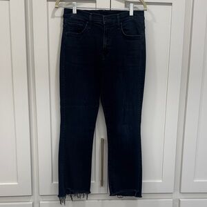 MOTHER jeans
Size 29
LIL’ Insider Crop Step Fray
Wash- Night in Venice
Like New!